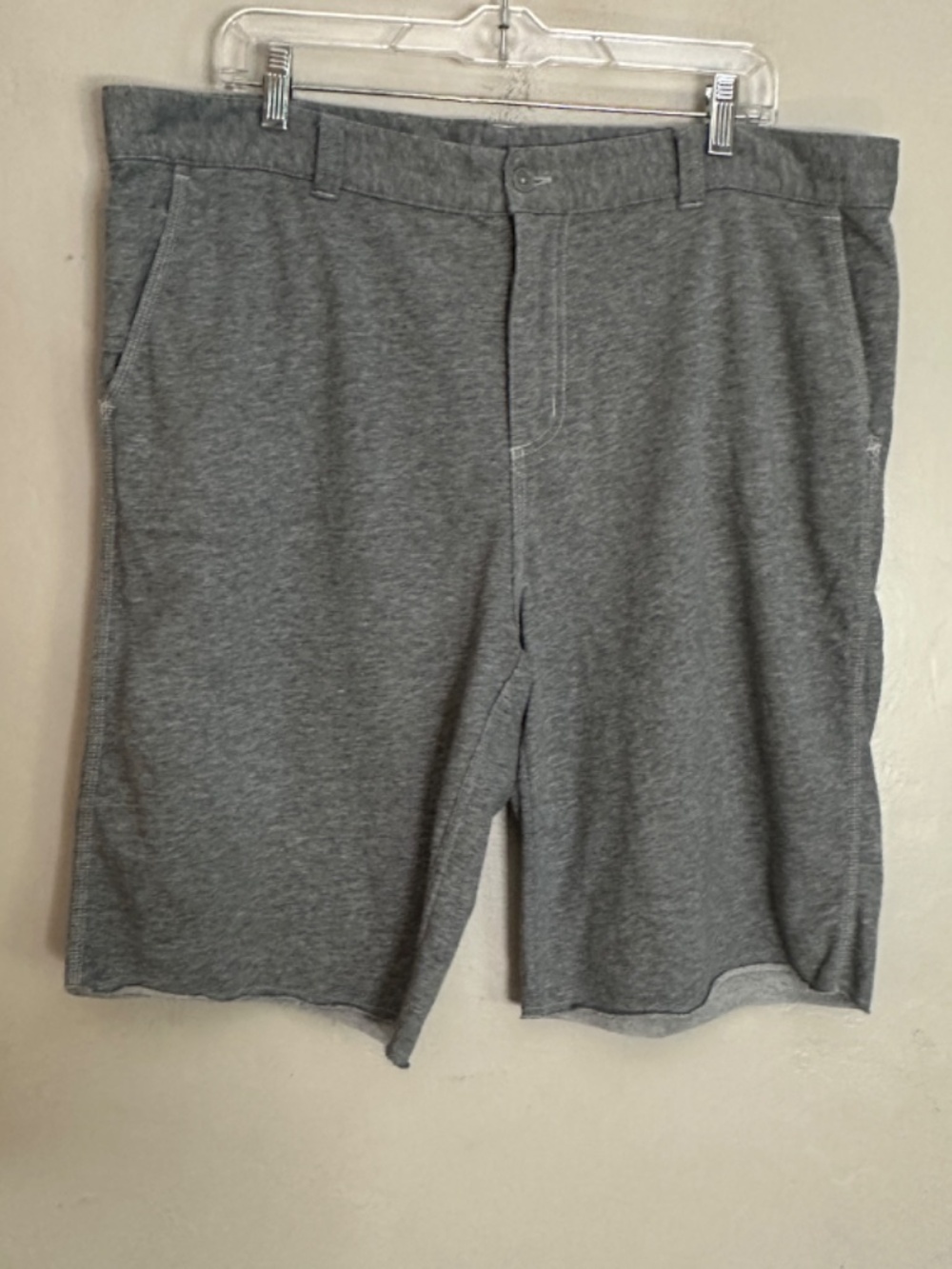 John Varvatos Fleece Shorts XL 38-41" waist 10" inseam Gently worn 79% cotton - Picture 2 of 5